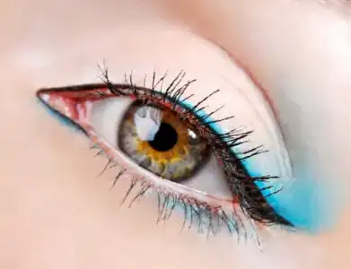 $liquid-eyeliner-blue.webp