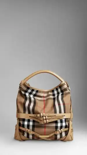 $burberry-canta-5.webp