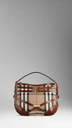 $burberry-canta-6.webp