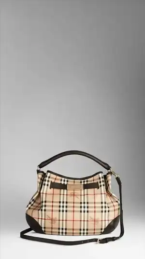 $burberry-canta-8.webp