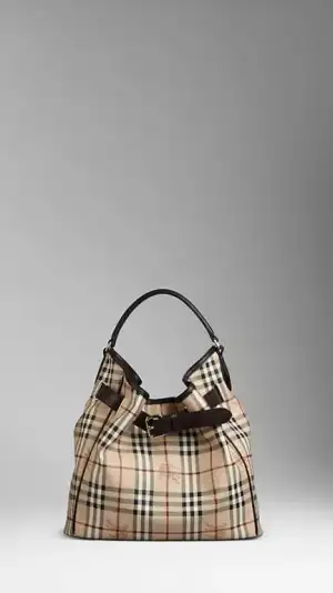 $burberry-canta-9.webp