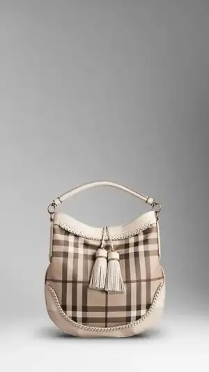 $burberry-canta-16.webp