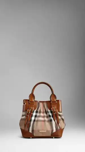 $burberry-canta-20.webp