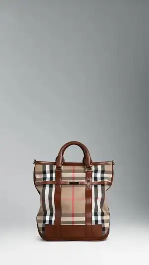 $burberry-canta-21.webp