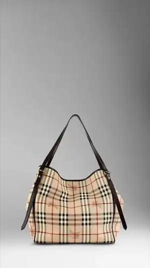 $burberry-canta-23.webp