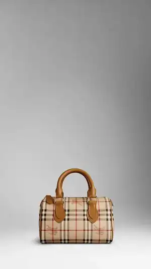 $burberry-canta-25.webp