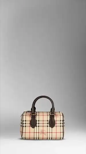 $burberry-canta-26.webp