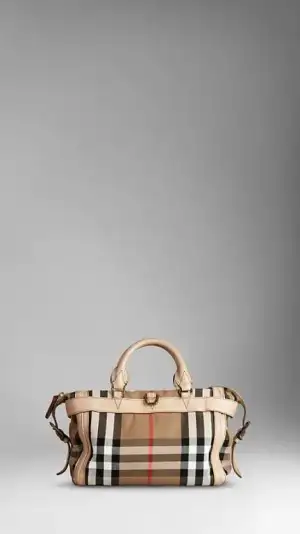 $burberry-canta-32.webp