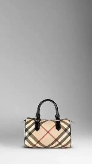 $burberry-canta-34.webp
