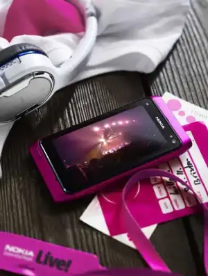 $nokia_n8_pembe_3.webp $nokia_n8_pembe_3.webp