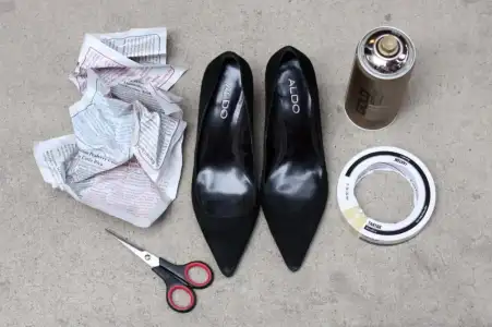 $diy-these-cap-toe-shoes-4-easy-steps-2-amazing-styles-210512-3.webp
