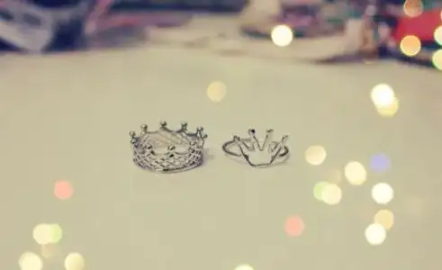 $akkpyrfcqaadoaf.webp