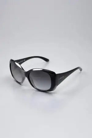 $Vogue-gunes-gozlukleri-2012 (13).webp
