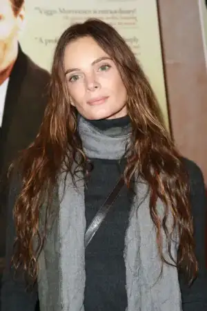 $Gabrielle+Anwar+Good+New+York+Premiere+Arrivals+Q0pnpJddT_bl.webp