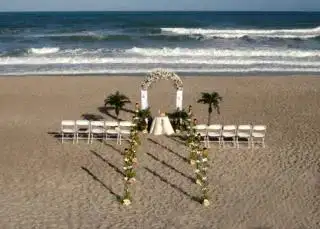 $beach%20wedding%203.webp
