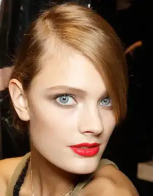 $hbz-An-Array-of-Reds-Dior-makeup-trend-ss12-de.webp