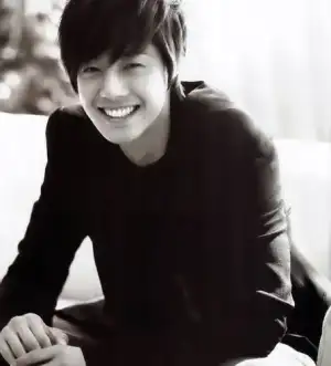 $20101124_seoulbeats_kimhyunjoong-454x500.webp