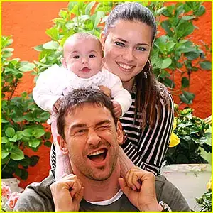 $adriana-lima-meet-valentina1.webp