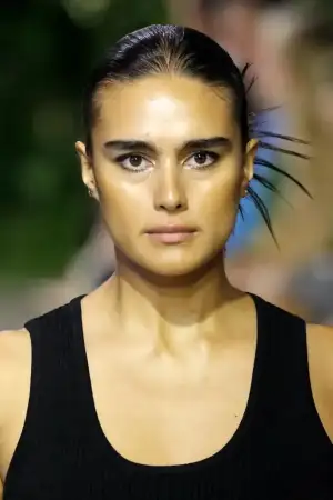 2023_sac_topuz_modeli_trendi.webp