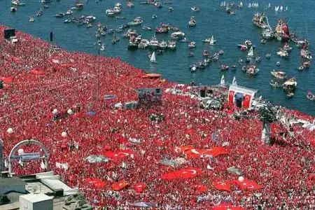 $&#304;zmir   Mitingi  14.webp