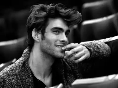 $Jon-Kortajarena-male-models-18859643-1024-768.webp