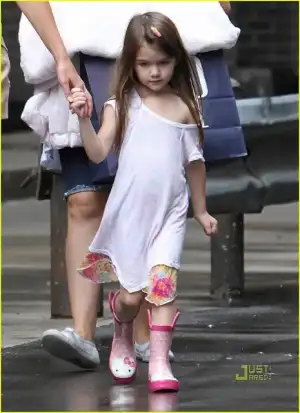 $Suri-Cruise-Off-The-Shoulder-Kiddie-Tee-suri-cruise-14953738-888-1222.webp