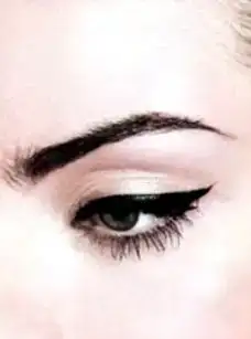 $eyeliner-1.webp