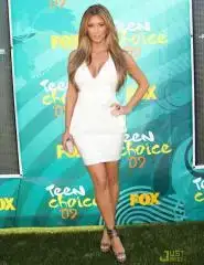 $kim-kardashian-sair-sac.webp