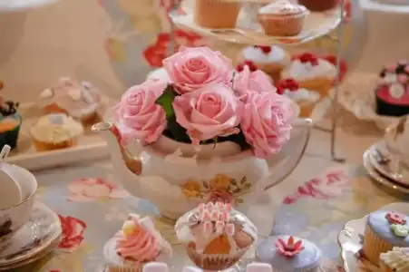$vintage%20wedding%20table%20decoration.webp