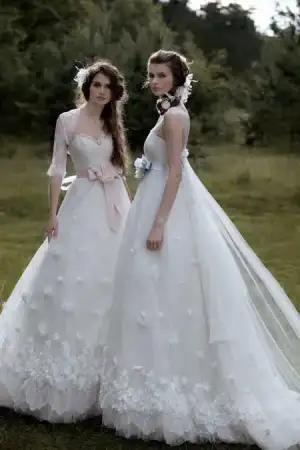 $papilio-wedding-dress-2011-5.webp