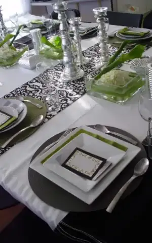 $table-arrangement1.webp