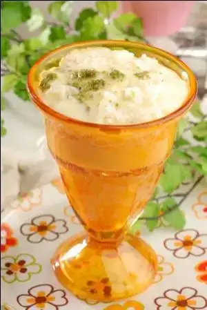 $Ye&#351;il F&#305;st&#305;kl&#305; Pirin&#231; Pudingi.webp