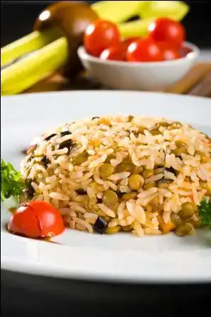 $4-Mercimekli Patl&#305;canl&#305; Pilav.webp