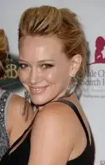 $hilaryduffrunwayforlife.webp