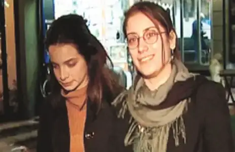 $hazal-kaya-makyajs&#305;z.webp