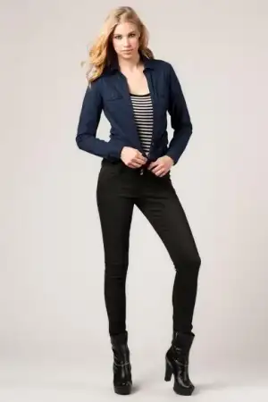 $Bershka-yeni-&#252;r&#252;n-koleksiyonu (20).webp