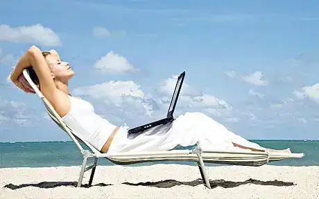 $13958-holidays-holiday.webp
