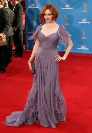 $92840_FP_EmmyDresses_ChristinaHendricks.webp