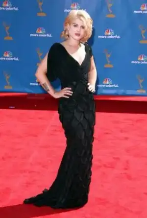 $92840_FP_EmmyDresses_KellyOsbourne.webp