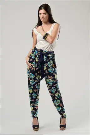 $Julia-Grace-Modelleri-2012(15).webp