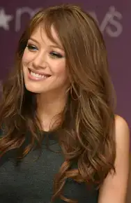 $hilaryduffbrunette.webp