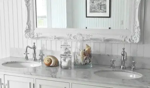 Master-bathroom-with-seashells.jpg