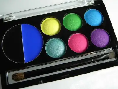 $BeautyUk-Disco-Far-Paleti-ve-Eyeliner__66360785_0.webp $BeautyUk-Disco-Far-Paleti-ve-Eyeliner__66360785_0.webp