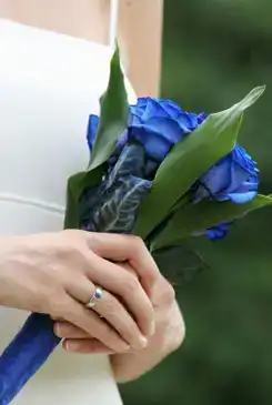 $blue-bridal-bouquet-pictures-1.webp