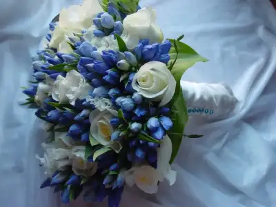 $blue-bridal-bouquets-flowers-1024x768.webp
