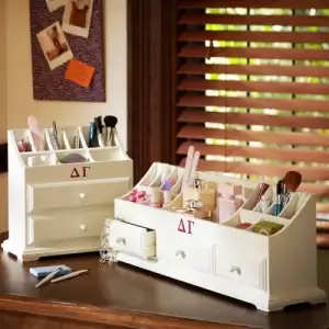 $makeup-storage-in-chest-of-drawers-1-500x500.webp