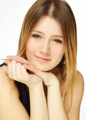 $gizem_karaca_5.webp