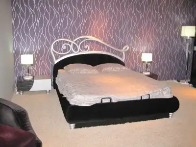 $Amore bedstead.webp