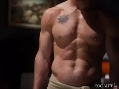 $stephen-amell-shirtless-arrow-1011201210-580x435.webp