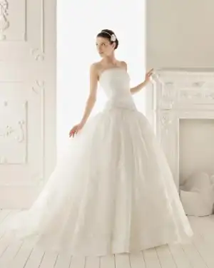 $aire_barcelona_2013_gelinlik_modelleri (16).webp